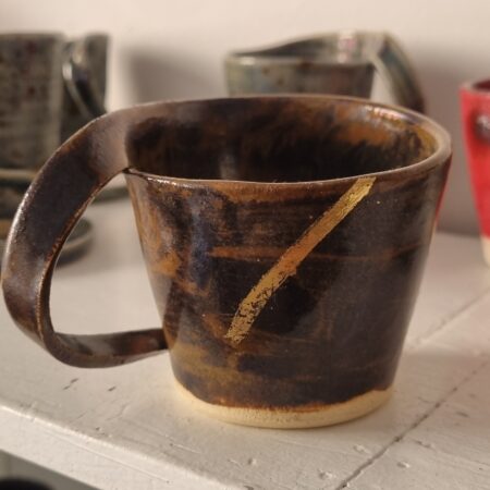 Tasse pour gaucher en céramique